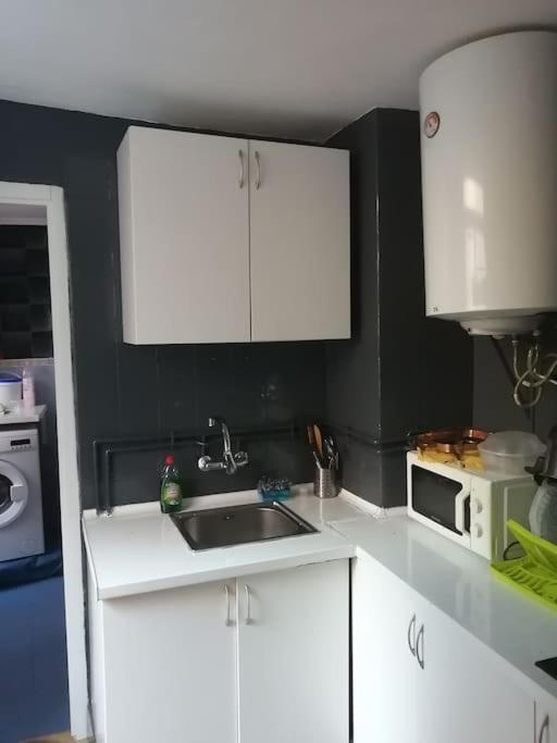 Apartamento Hotel Montana Lavapies Madrid Luaran gambar